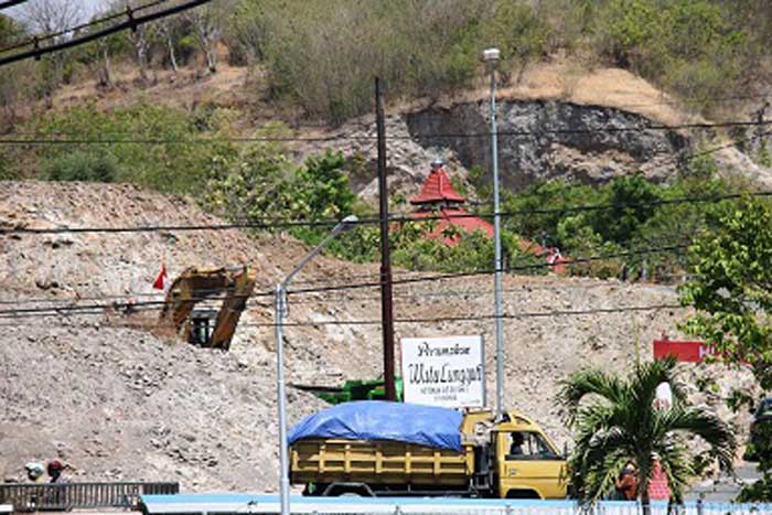 Lokasi penambangan di Watu Lungguh Desa Kotakan Kecamatan Situbondo.