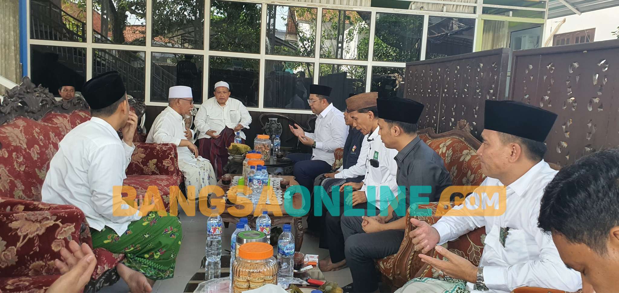 Paslon Luman Didukung Kiai di Bangkalan saat Lukman Silaturahmi ke Ponpes Salafiyah Sya'idiyah