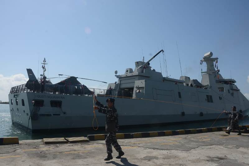 KRI I Gusti Ngurah Rai (GNR)- 332 ketika hendak sandar di Pelabuhan Benoa.