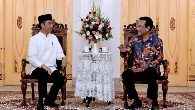 Presiden Jokowi dan Sri Sultan Hamengku Buwono X. Foto: democrazy