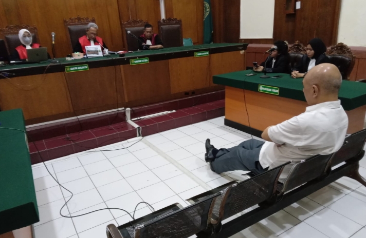 Terdakwa Mulia Wiryanto saat menjalani Sidang di PN Surabaya