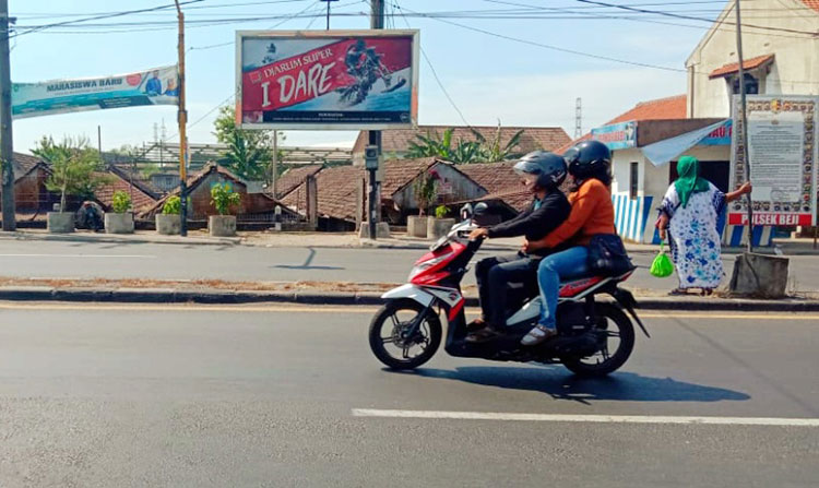 Kondisi Pasar Gondang Legi yang lengang lantaran akitivitas pedagang hanya 3 jam. (foto: SUPARDI/ BANGSAONLINE)