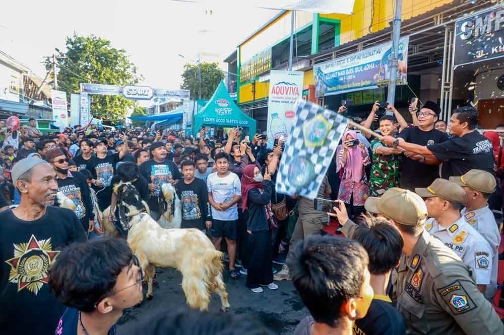 Cluture and Traditional Eid Adha, Tradisi Unik Ini Diapresiasi Plt Bupati Gresik