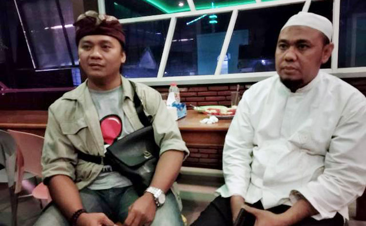 Wiwied Tuhu Prasetyanto saat mendampingi kliennya di Kantor LBH Malang.
