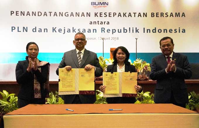 Penandatanganan kesepakatan bersama antara PLN dan Kejaksaan RI.