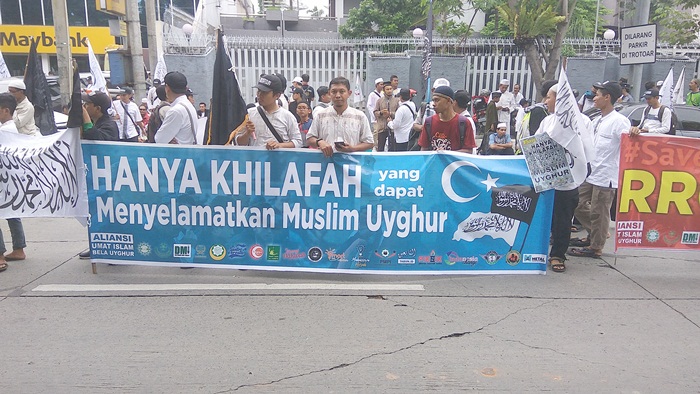 Demo Bela Uighur di Surabaya, Massa FUIB Tuntut Konjen dan Dubes Cina Diusir dari Indonesia
