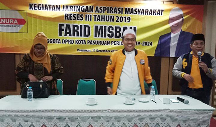 Farid Misbah, Ketua DPC Hanura Kota Pasuruan saat menggelar jaring aspirasi masyarakat.