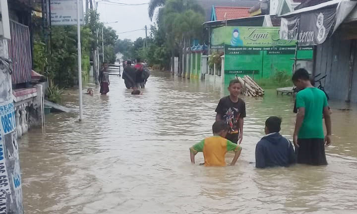 Luapan Kali Lamong Kembali Rendam 3 Kecamatan di Gresik Selatan