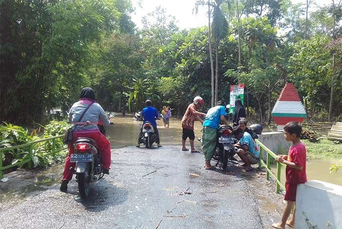 Kondisi genangan air di Desa Sadengrejo.