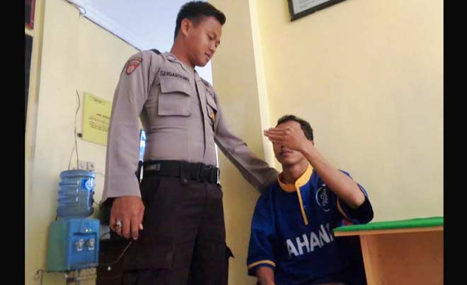 Achmad Hamidin ketemu cewek dikira pengguna narkoba, lha kok ndadakno polwan. Nasib.. nasib..
