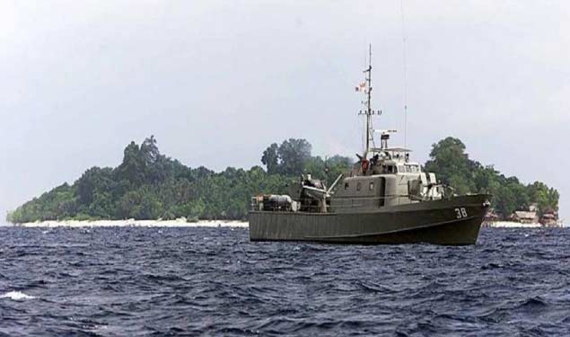 Kapal Patroli Malaysia ketika merelakukan tugas rutin di perairan Sabah. 
