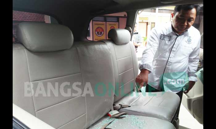  Kondisi mobil saat diamankan di Mapolres Blitar Kota. foto: AKINA/ BANGSAONLINE