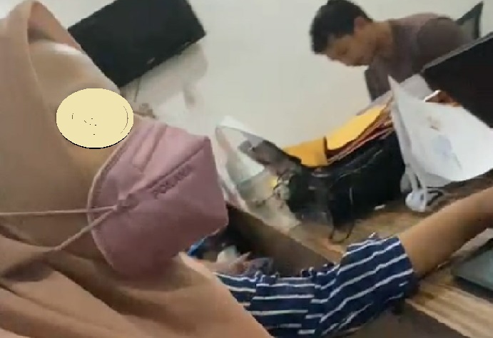 ZS ketika diperiksa polisi