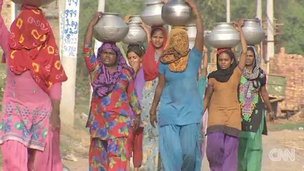 Para gadis India dari kalangan sudra. Tak punya kesamaan hak. foto: repro cnn
