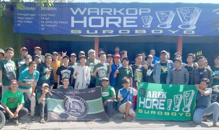 Komunitas Pasukan Hore Surabaya dalam satu kegiatan, belum lama ini. foto: ist.