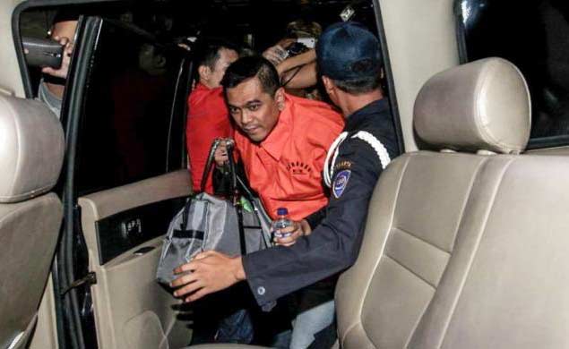 Ketua Komisi D DPRD DKI Jakarta Mohamad Sanusi saat usai diperiksa KPK. foto: kompas.com