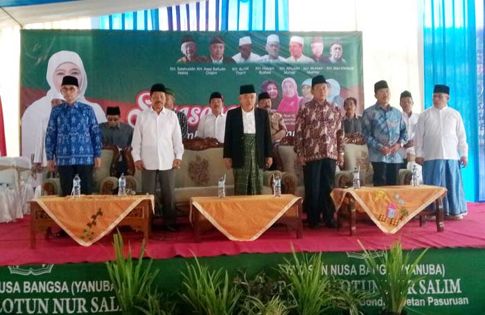 Dari kiri H. Muzammil Syafi