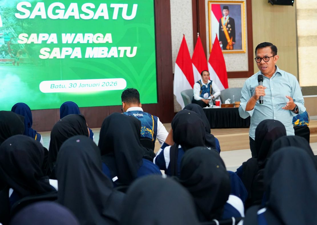  Wali Kota Batu Beri Motivasi siswa SRMP 14 di Program Sapa Warga Sapa Mbatu
