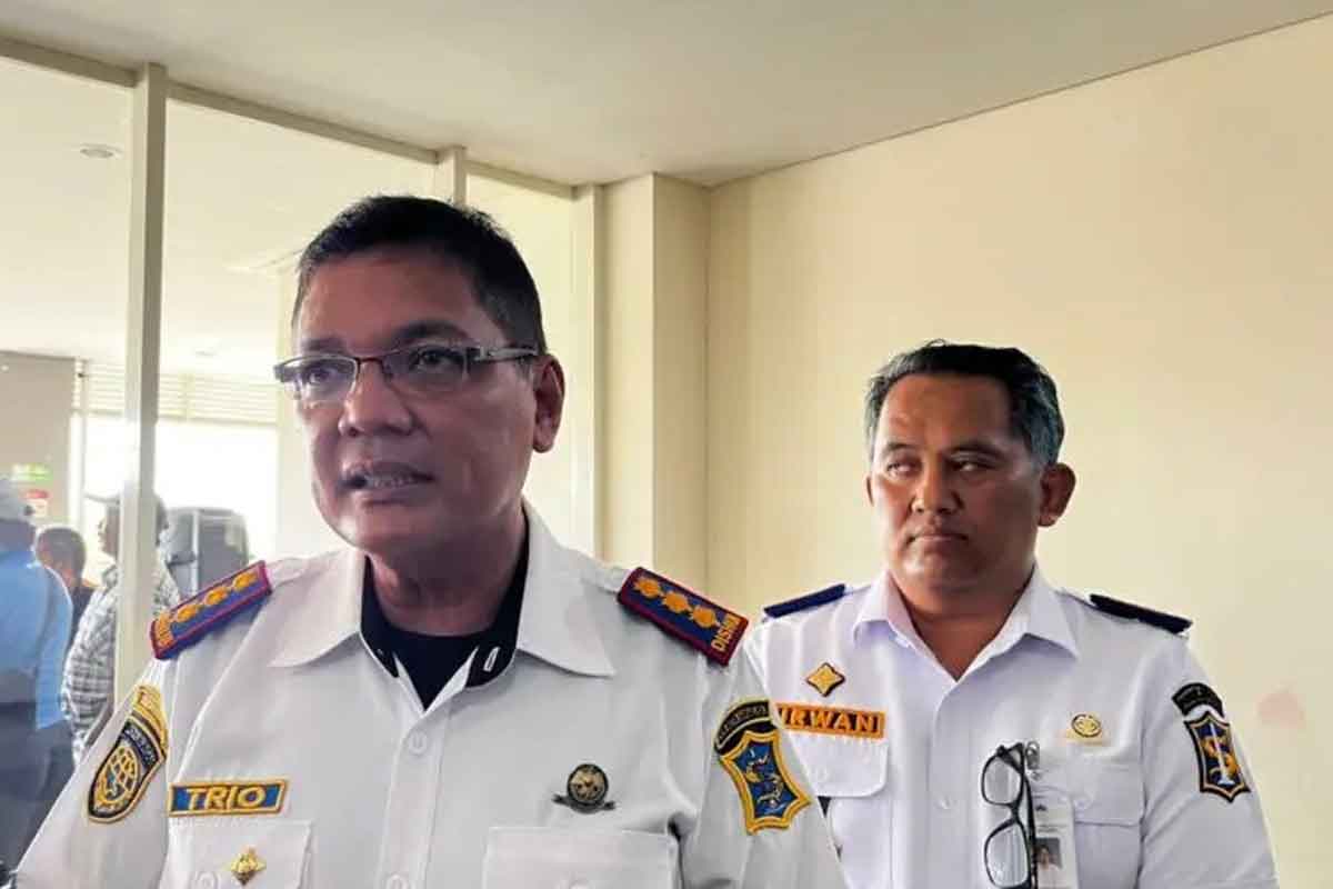 Tolak Digitalisasi Parkir, Dishub Surabaya Hentikan 600 Jukir |  BANGSAONLINE.com - Berita Terkini - Cepat, Lugas dan Akurat