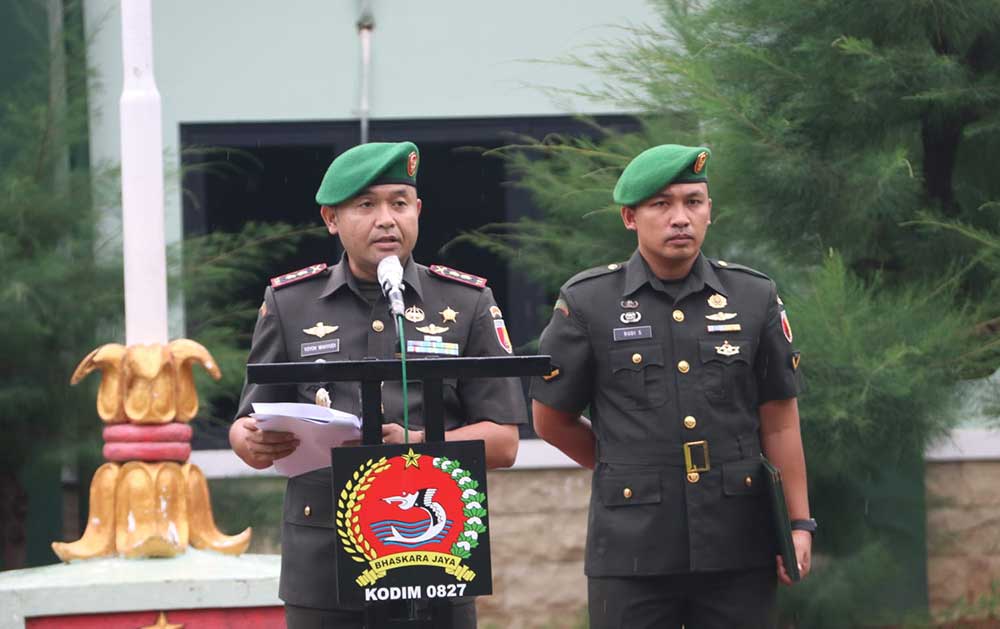 Dandim 0827/Sumenep Letkol Inf Yoyok Wahyudi saat membacakan amanat Kasad Jenderal TNI Maruli Simanjuntak.