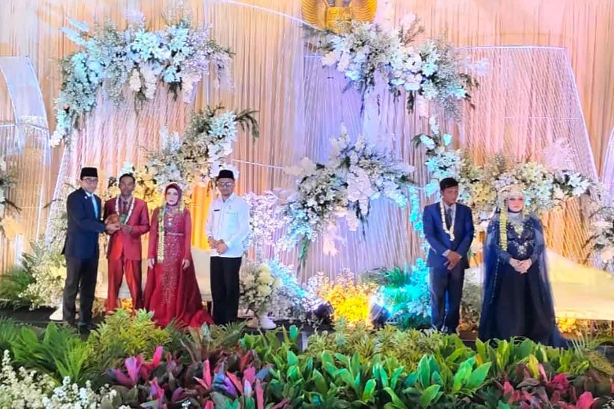150 Pasangan Pengantin di Pamekasan Ikuti Itsbat Nikah Berlangsung Meriah