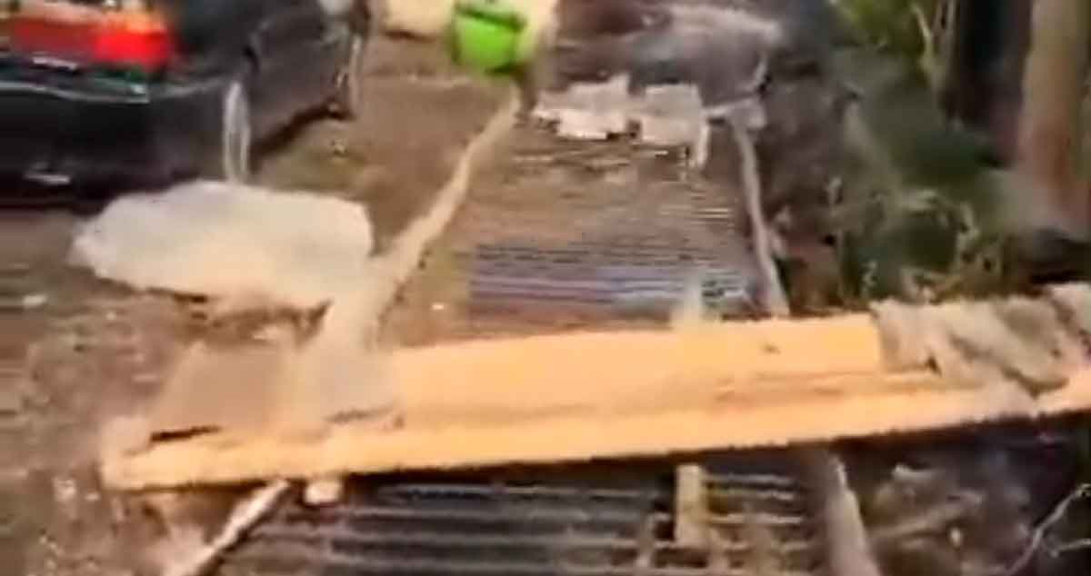 Proyek drainase di Jalan Adi Sucipto, Kota Malang.