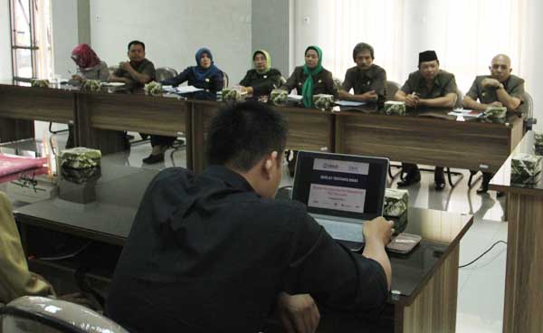 DPRD Kabupaten Blitar menggelar rapat pematangan rencana relokasi Pasar Kanigoro. (Foto: tri susanto/BANGSAONLINE)