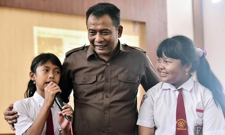 Kepala Dispendik Kota Surabaya, Supomo.
