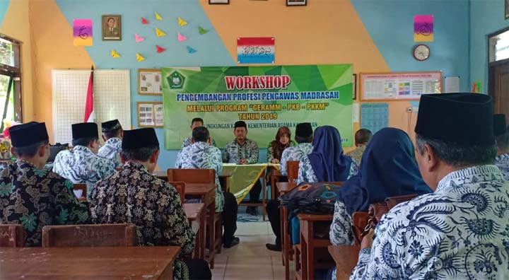 Para narasumber saat memberikan paparan tentang program Geramm, PKB dan PKKM.