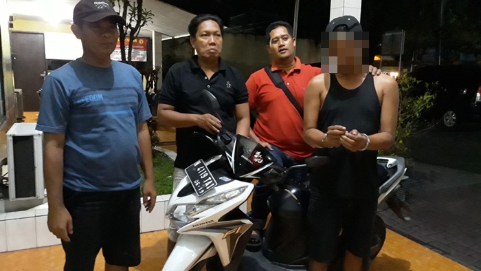 Pelaku usai dibekuk petugas.