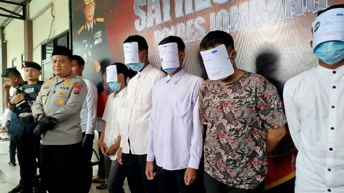 Para pelaku saat dihadirkan di konferensi pers Mapolres Jombang