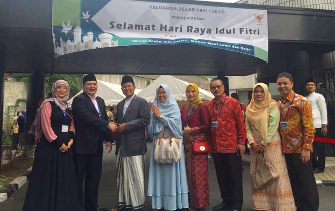 Lebaran di Tokyo, Salat Id Dua Gelombang, KH Cholil Nafis Imam dan Khotib Gelombang Pertama