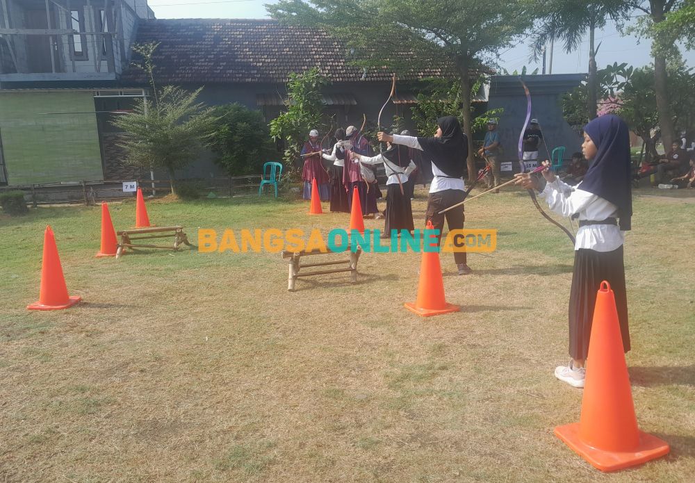 Atlet Berkuda Memanah mengikuti Porkab Sidoarjo 2026, Rabu (3/6/2026). foto: Mustain/BANGSAONLINE
