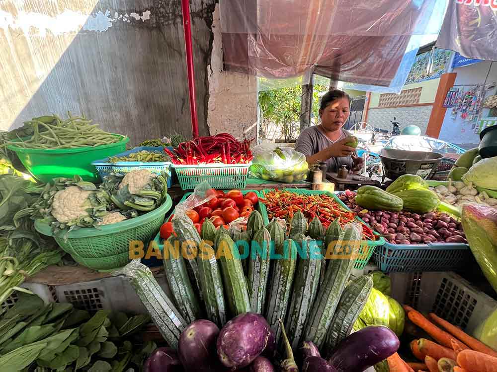 Harga sembako di Lumajang masih stabil. Foto: Sulthon/BANGSAONLINE.