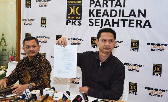 Ketua Bidang Humas DPP PKS Dedi Supriadi menjelaskan perihal pemecatan Fahri Hamzah. foto: dok DPP PKS