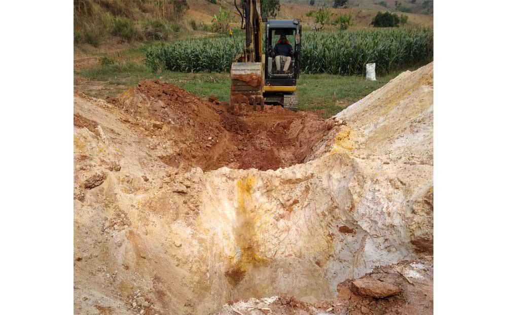 Lahan atau lokasi kegiatan test pit pasir silika PT Maba Resource Indonesia (MRI). Foto: Ist.