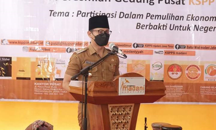 Bupati Trenggalek Moch. Nur Arifin. (foto: HERMAN/BANGSAONLINE)