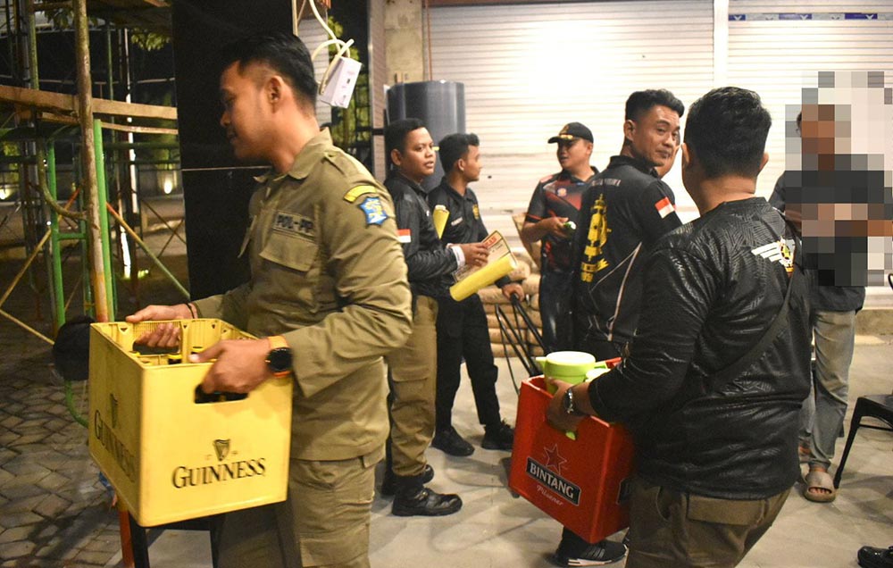 Satpol PP Kota Surabaya terus mengintensifkan pengawasan terhadap sejumlah tempat Rekreasi Hiburan Umum (RHU) selama bulan suci Ramadhan. Foto: Hms