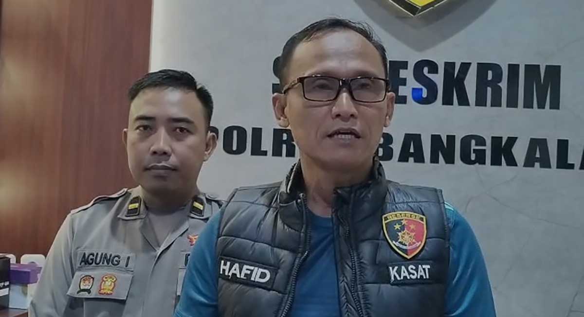Kasatreskrim Polres Bangkalan, AKP Hafid Dian Maulidi, saat memberi keterangan terkait kasus penganiayaan Pasutri di Kecamatan Galis.