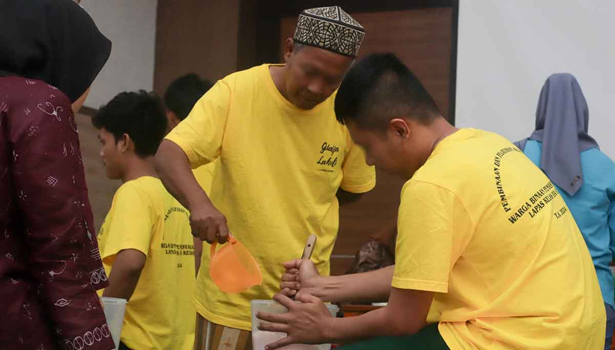 Lapas Kediri Latih Warga Binaan Buat Sabun Ramah Lingkungan untuk Bekal Usaha