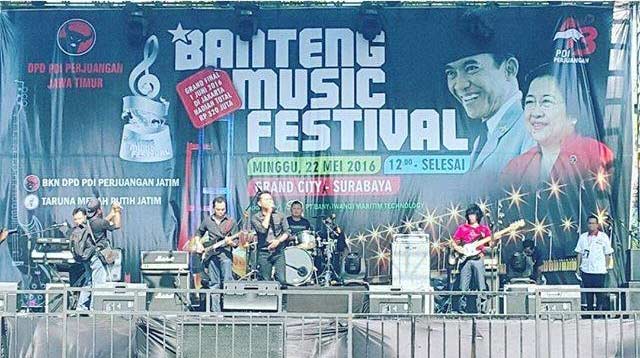 Banteng Music Festival di parkiran Grand City Surabaya.