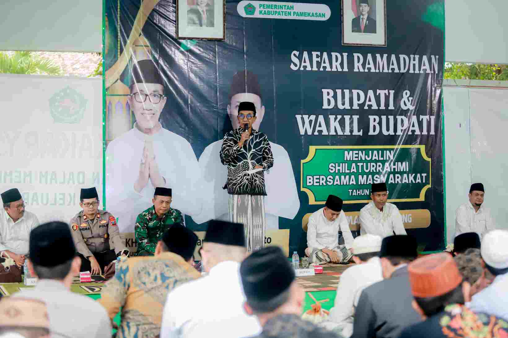 Bupati Pamekasan saat memberi sambutan dalam kegiatan Safari Ramadan di Pakong