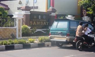 Kantor Samsat Tuban. (suwandi/BANGSAONLINE)