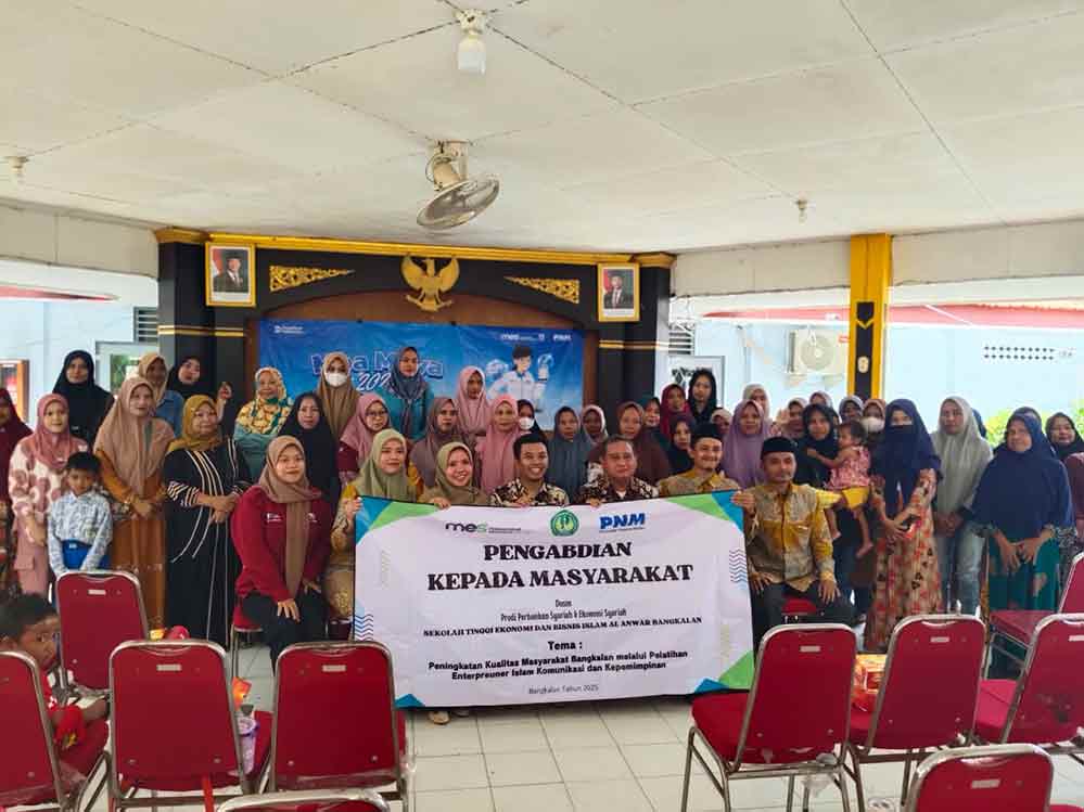 Seluruh peserta kegiatan pengabdian masyarakat yang digelar oleh Stebia Al Anwar Bangkalan bersama PD MES Bangkalan.