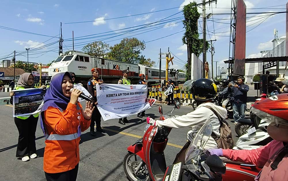 Sambut HUT ke-80 RI, KAI Daop 7 Madiun Gelar Sosialisasi Keselamatan Perjalanan KA