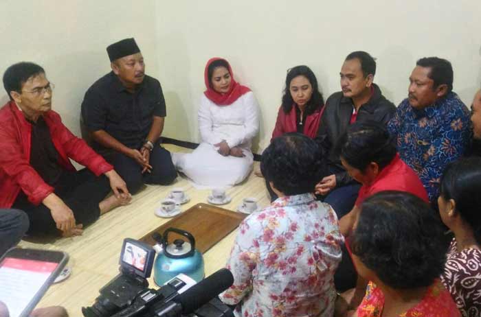 Warga Lereng Gunung Kelud Doakan Gus Ipul - Puti