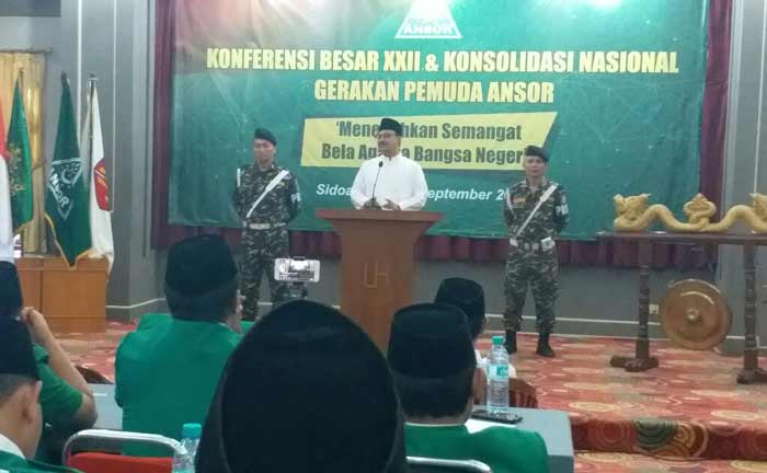 SAMBUTAN: Wagub Jatim H Saifullah Yusuf (Gus Ipul) saat membuka Konferensi Besar XXII dan Konsolidasi Nasional GP Ansor, di Hotel Utami, Juanda, Sidoarjo, Sabtu (16/9). foto: mustain/ BANGSAONLINE