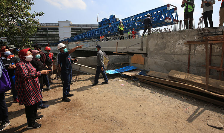 Capai 60 Persen, Risma Minta Pembangunan Jembatan Joyoboyo Rampung November