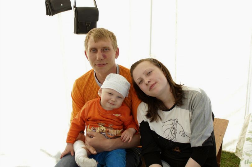 Svetlana Roslina bersama suami dan anak. foto: mirror.co.uk