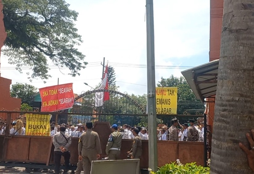 Tangkapan layar aksi demonstrasi di Pemkab Mojokerto